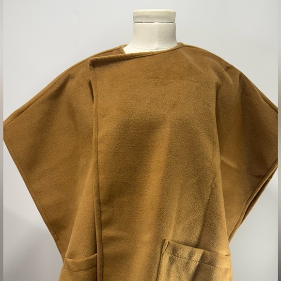 NWT Loft Sz XS luxuriously oversized wrap with removable scarf - Picture 3 of 12